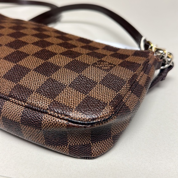 SOLD🔥🔥🔥AUTHENTIC Louis Vuitton Damier Ebene Pochette Crossbody Bag - Picture 10 of 16